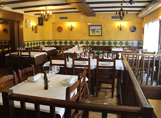 AsadorMesónElAbuelo Barcelona Comedor2